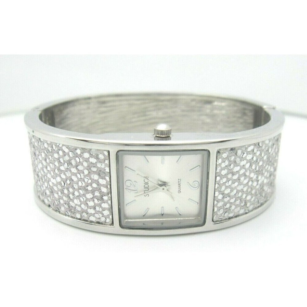 Women's Studio Time Quartz Water Resistant Analog Dial Bangle Watch (B992)